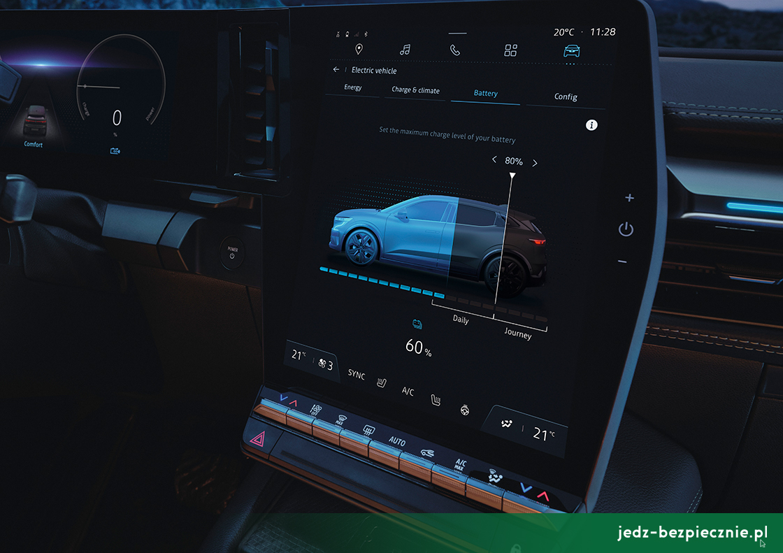 Premiera tygodnia - Renault Megane E-Tech - ekran OpenR z informacją o ładowaniu samochodu